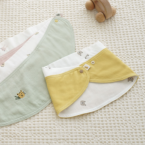 Bamboo Animal Reversible Bandana Bib