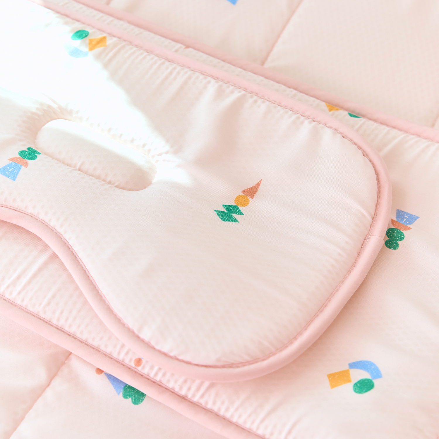 Modal Circus Reversible Cooling Pillow (24x45cm)