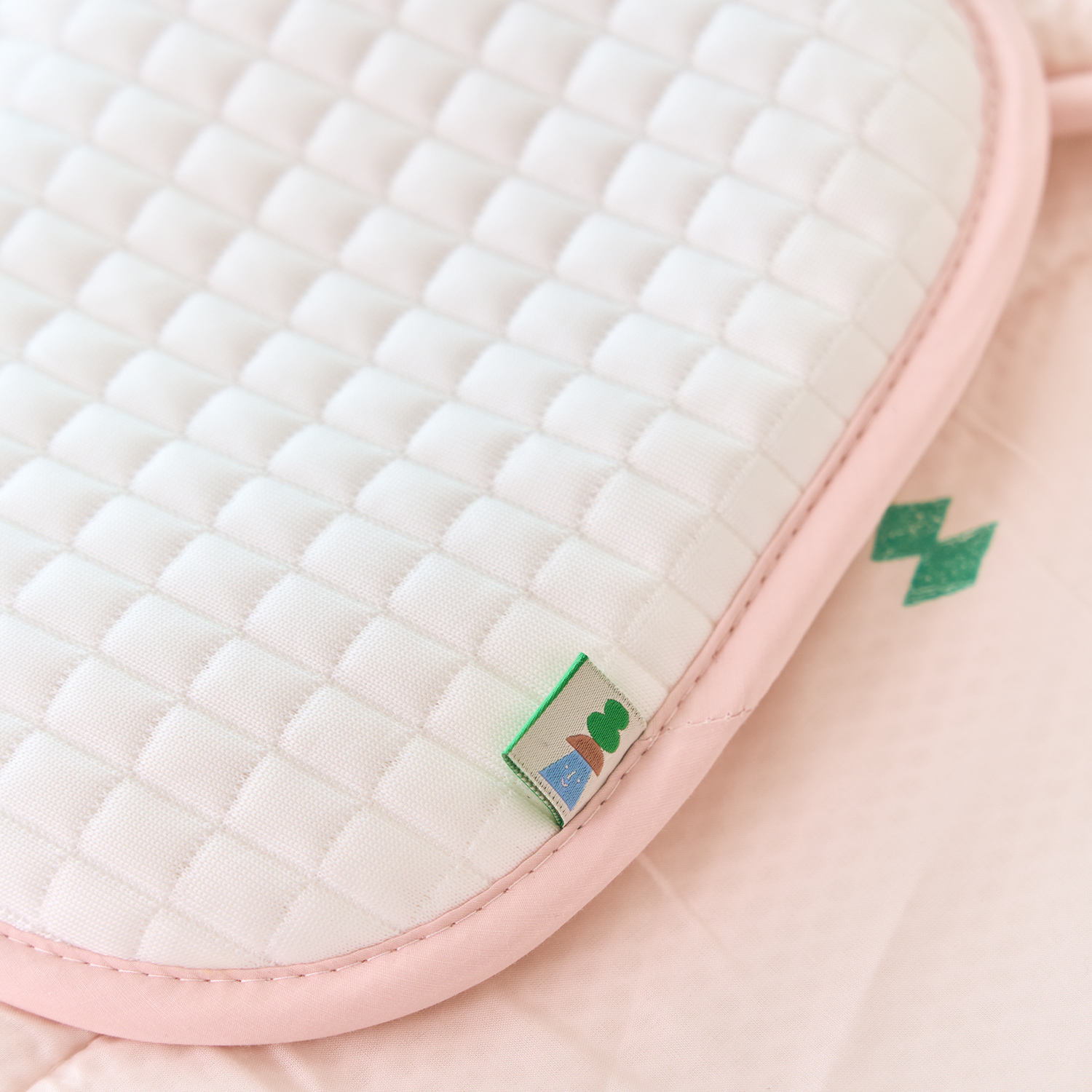 Modal Circus Reversible Cooling Pillow (24x45cm)