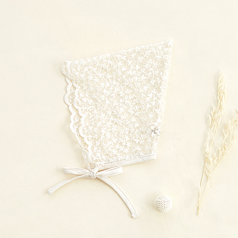 Bamboo Creamy Baby Bonnet