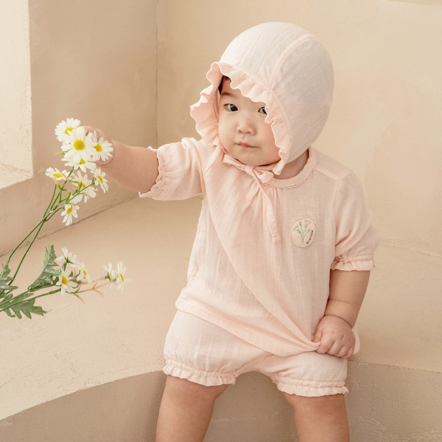 Bamboo Crinkle Gauze Creamy Flower Baby Capri Pants